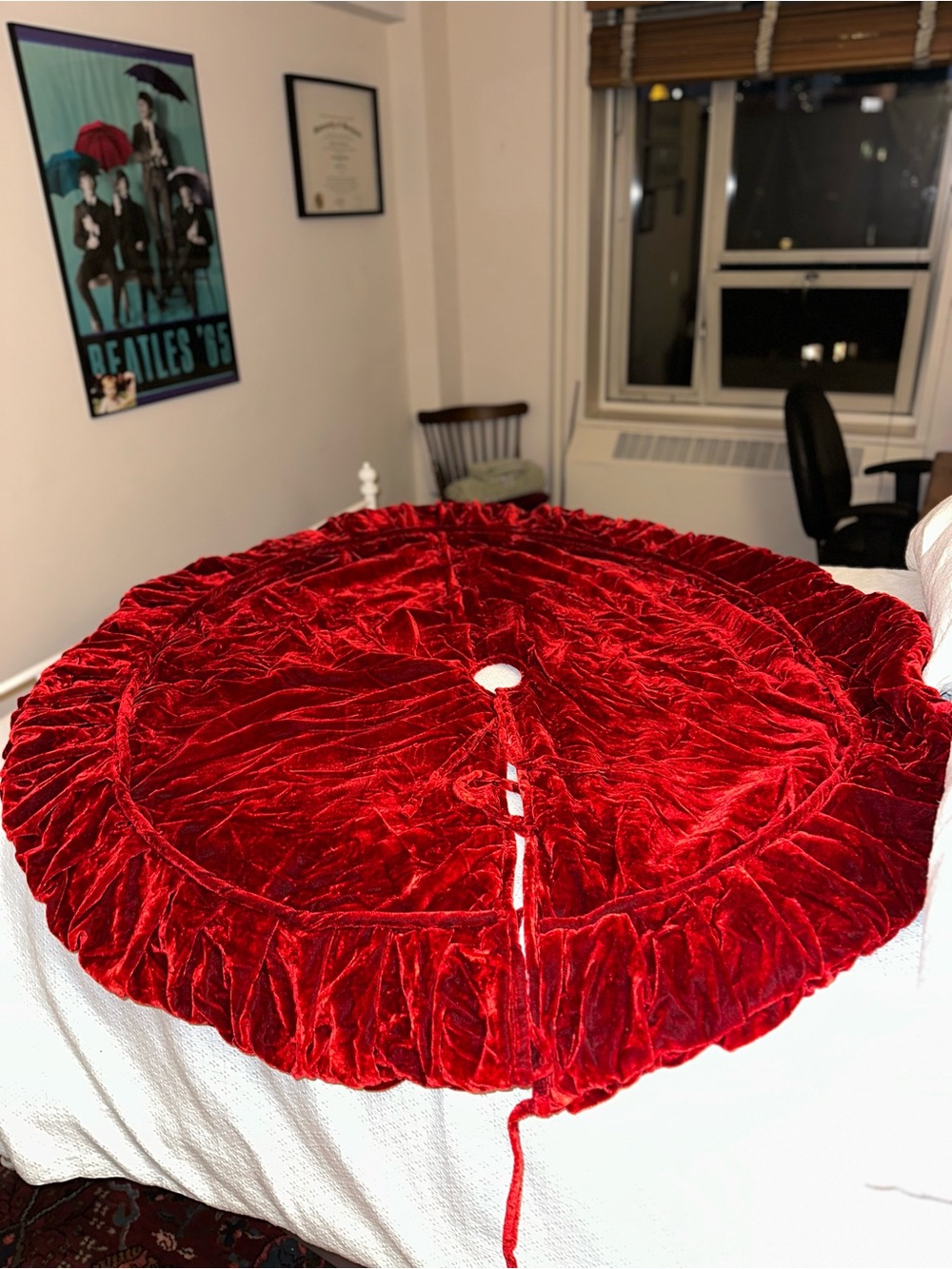 Luxurious Red Velvet Tree Skirt - Holiday Home Decor 60’’